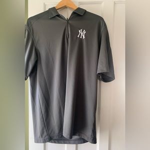 Men’s New York Yankee shirt